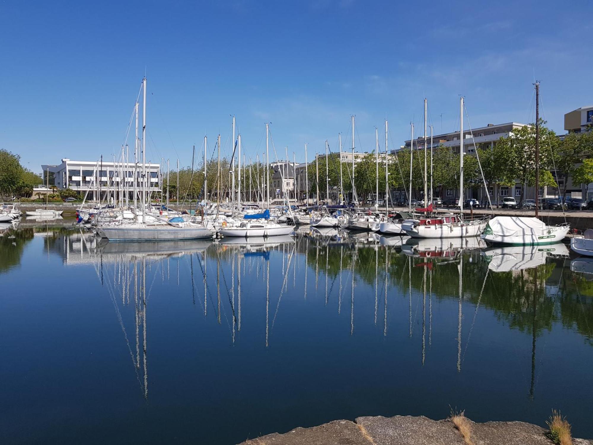 Grand Studio Avec Parking A 10 Minutes Des Plages 로리앙 외부 사진